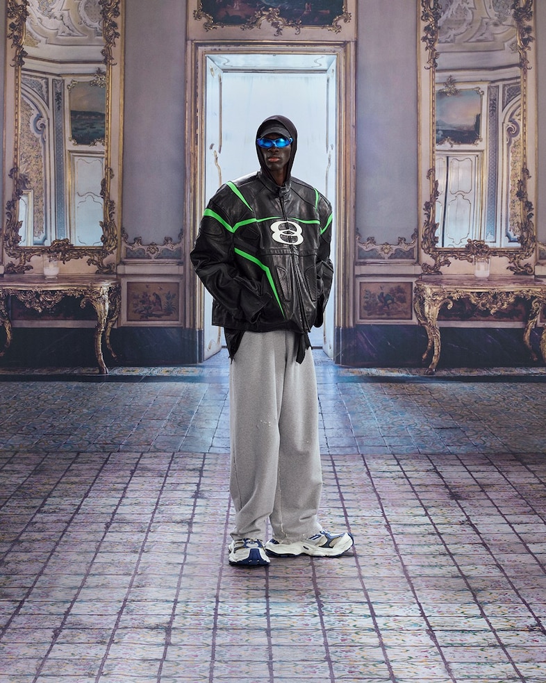 BALENCIAGA SUMMER 24 CAMPAIGN IMAGE 6