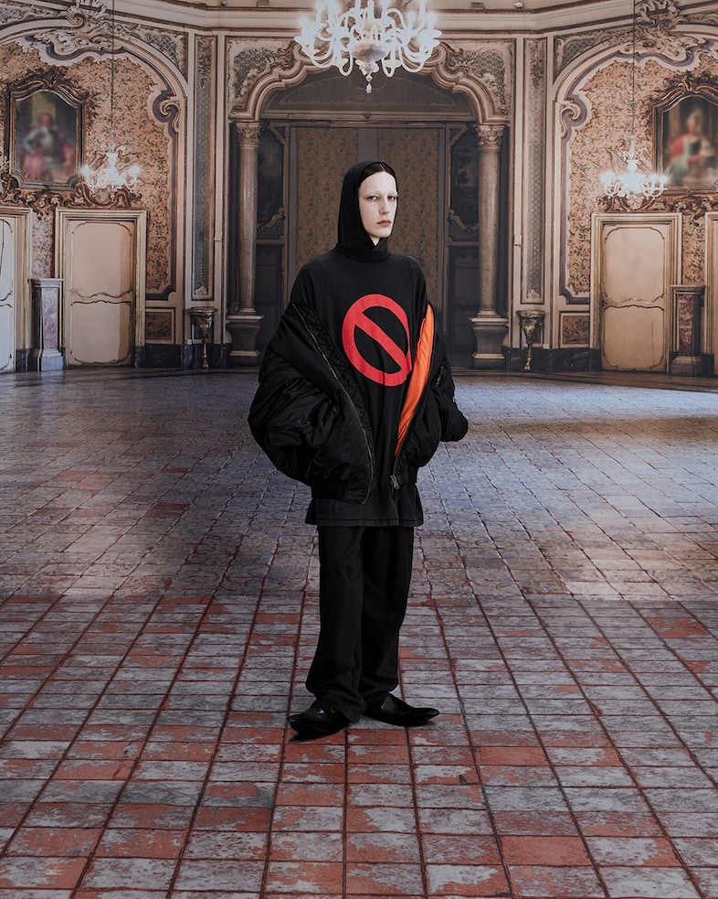 BALENCIAGA SUMMER 24 CAMPAIGN IMAGE 14
