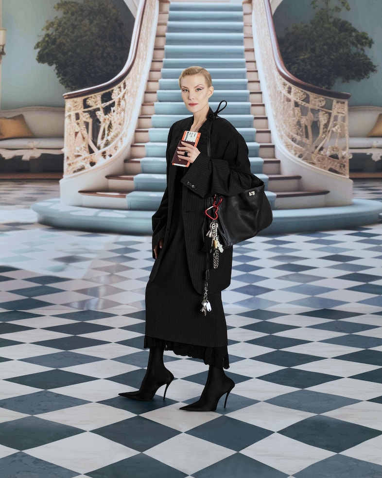 BALENCIAGA SUMMER 24 CAMPAIGN IMAGE 16