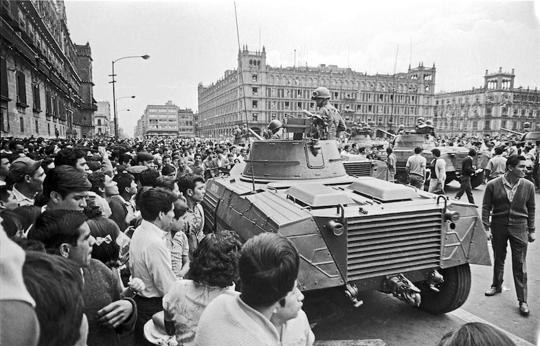 Exèrcit_al_Zócalo-28_d&#39;agost