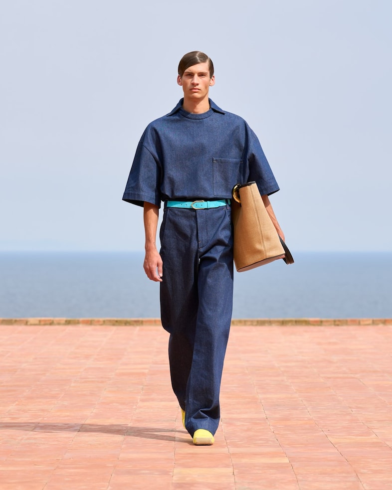 Jacquemus La Casa Capri Jennie Blackpink 10