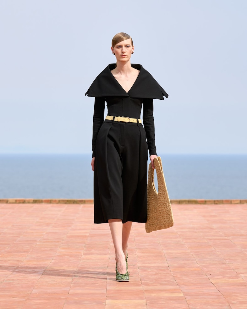 Jacquemus La Casa Capri Jennie Blackpink 11