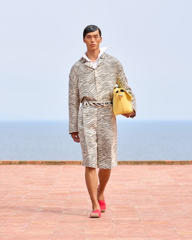 Jacquemus La Casa Capri Jennie Blackpink 12