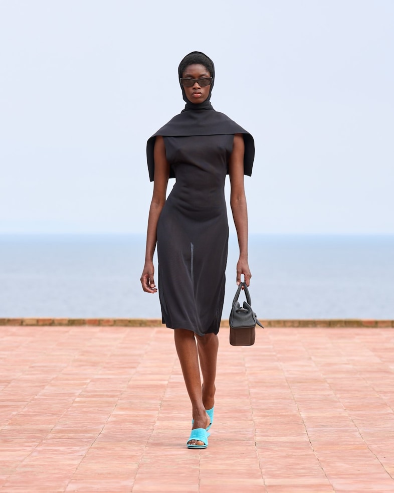 Jacquemus La Casa Capri Jennie Blackpink 19