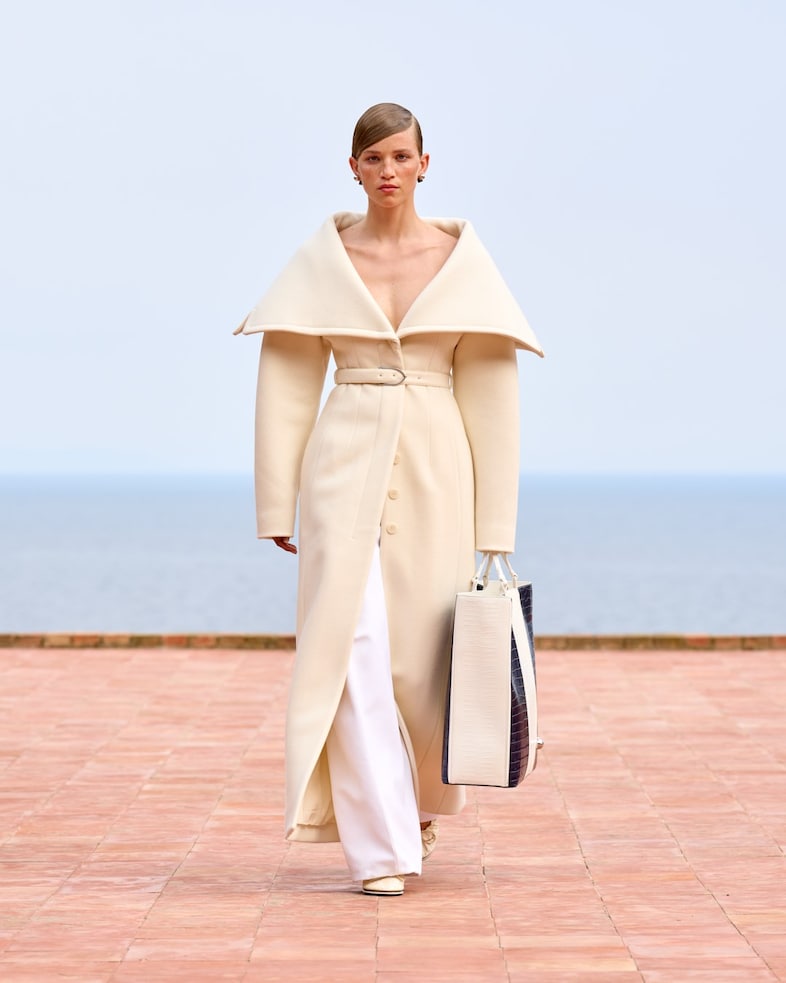 Jacquemus La Casa Capri Jennie Blackpink 20