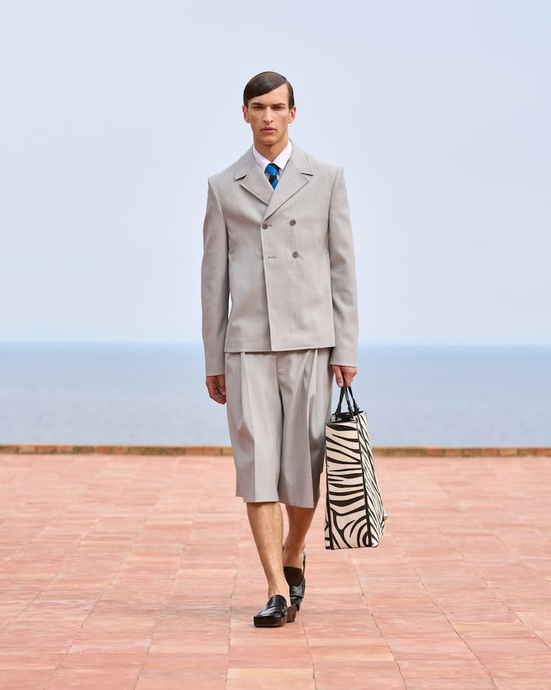 Jacquemus La Casa Capri Jennie Blackpink 21