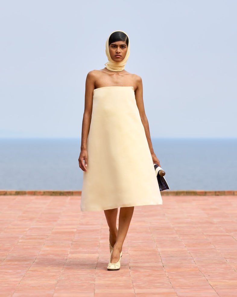 Jacquemus La Casa Capri Jennie Blackpink 28