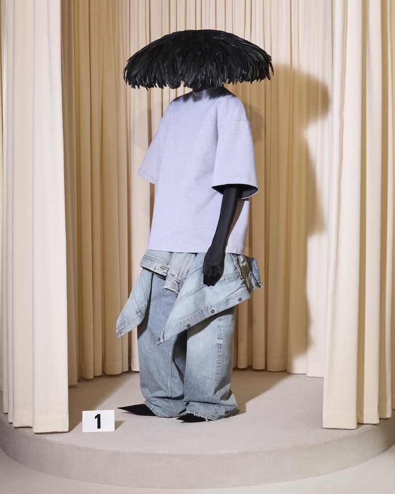 Balenciaga couture AW24 0