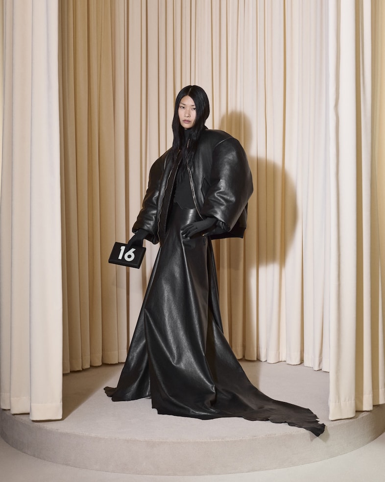 Balenciaga couture AW24 15