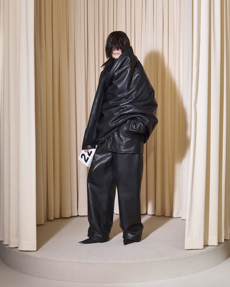 Balenciaga couture AW24 21