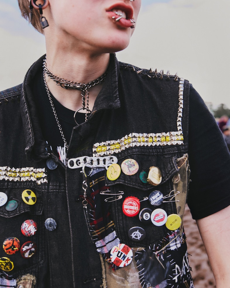 24_CAITLIN_CHESCOE_240616_DOWNLOAD_FESTIVAL_2072 9