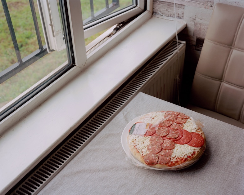 Kate Schultze, Mind the gap, luv (2024)
