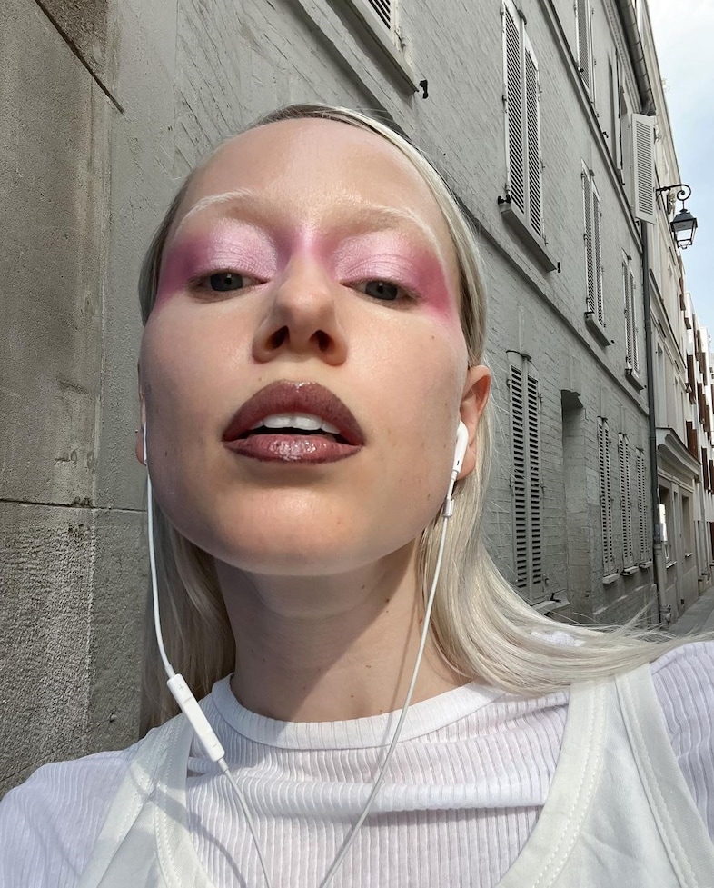 Lara Violetta instagram beauty influencer 1