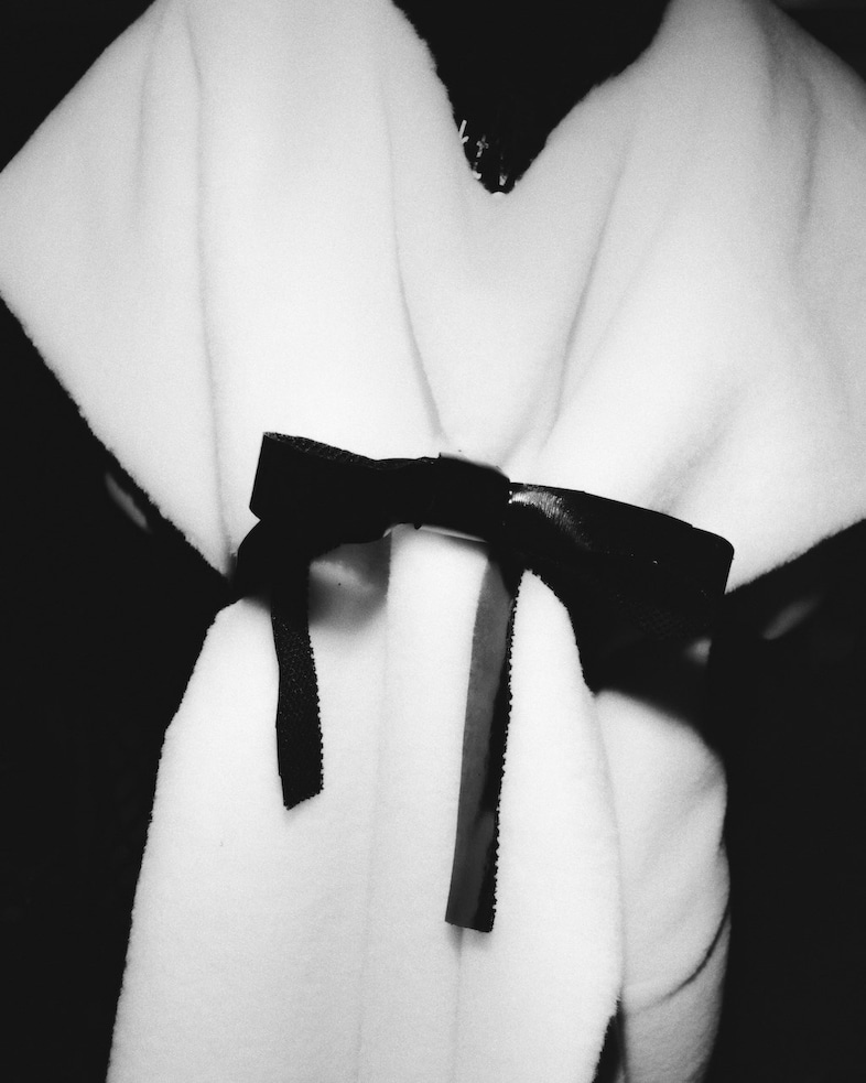 DE PINO - SS25 BACKSTAGE by Thomas Lizzi -3 2
