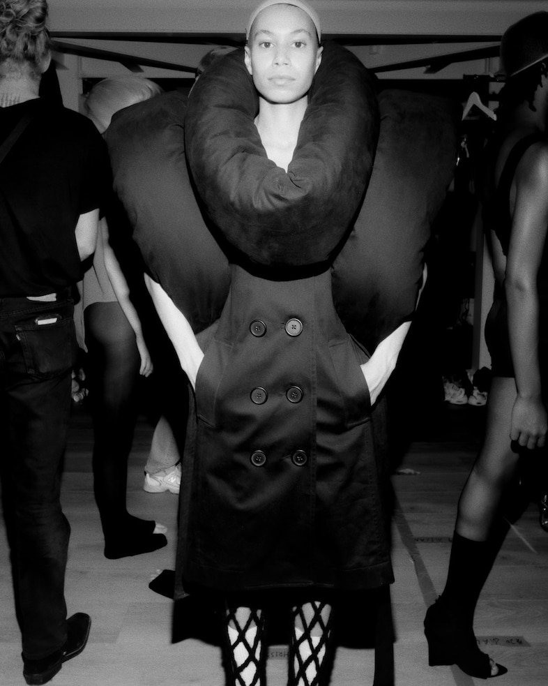 DE PINO - SS25 BACKSTAGE by Thomas Lizzi -4 3