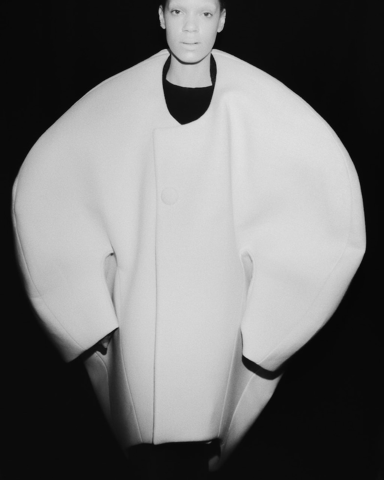 DE PINO - SS25 BACKSTAGE by Thomas Lizzi -8 7