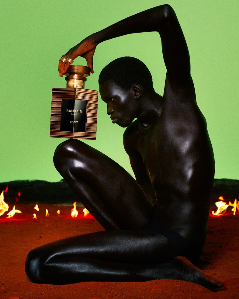 FA24_BL_UL_HERO_BRONZE_MODEL _1080x1350 1
