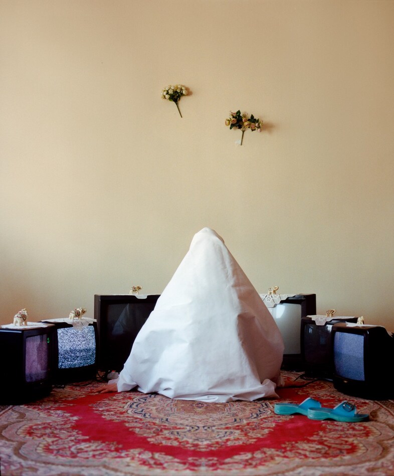 Olgac Bozalp, Leaving One Home for Another (2024) 17