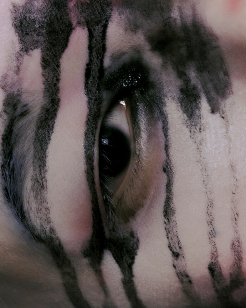 Photography Ana Marti and make-up Simone Gammino 16