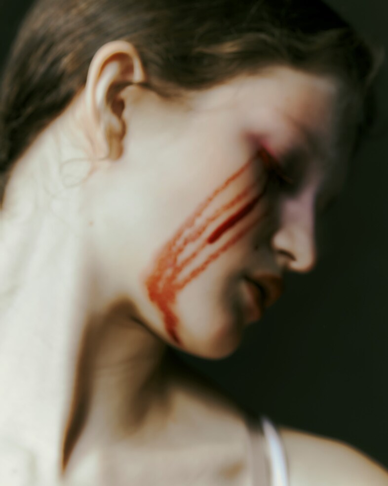 Photography Ana Marti and make-up Simone Gammino 19