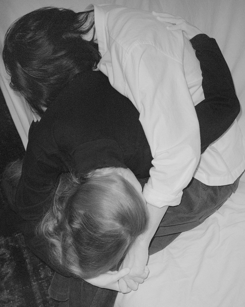 Ritsch Sisters, I find them really pleasant to hold (2025) 4