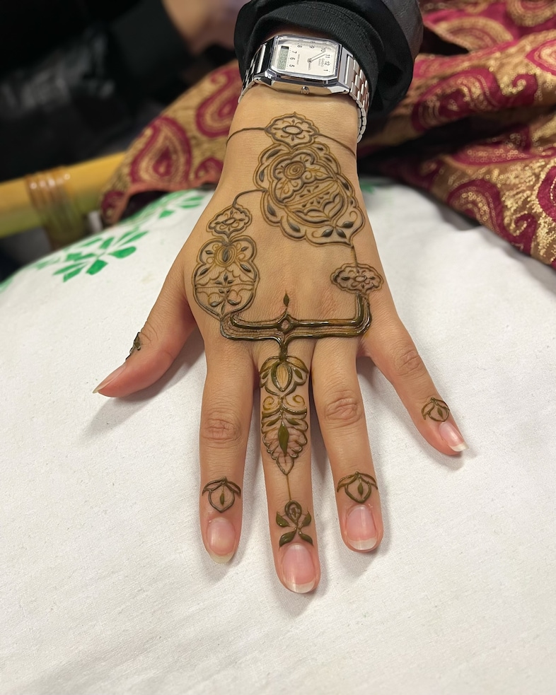 Huq That, Henna Collective 15