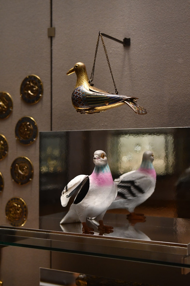 JW Anderson’s pigeon clutch