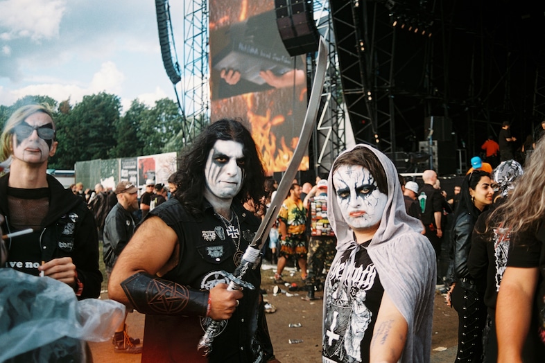 Raw(r) portraits of goth and metal fans at gigs