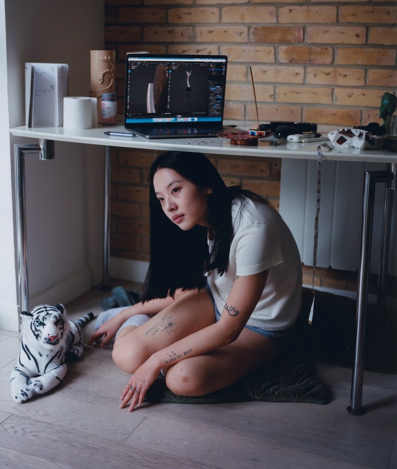 Kaishui Yikai Liu, Between Your Eyes and Mine (2025) 16
