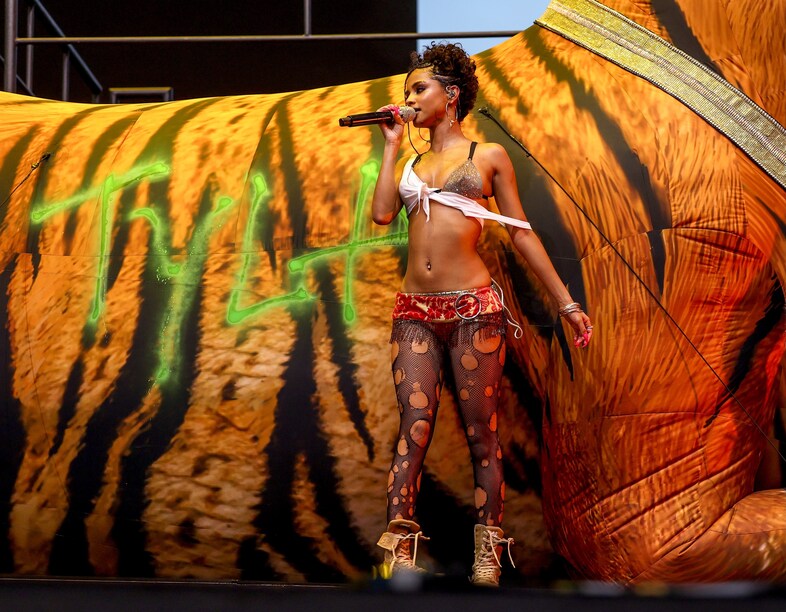 Coachella 2025 festival fashion