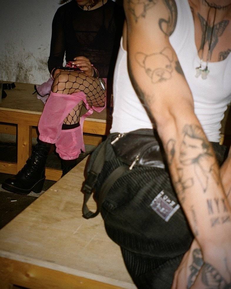 IMAGE 18