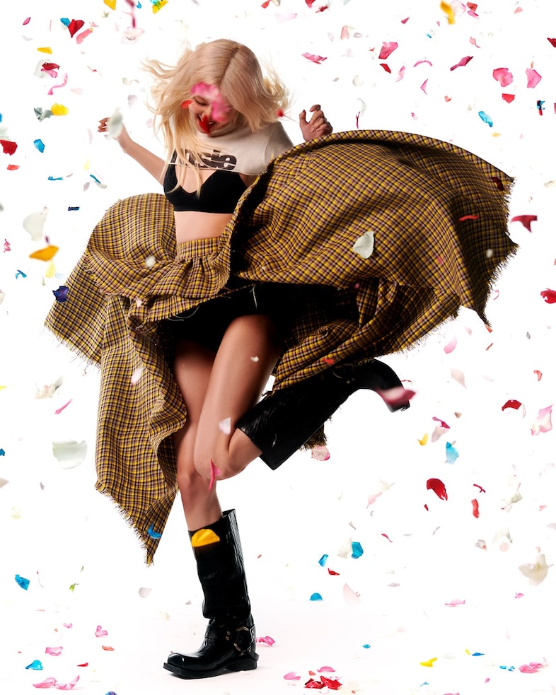 Ros&#233; – The Summer 2025 Issue 7