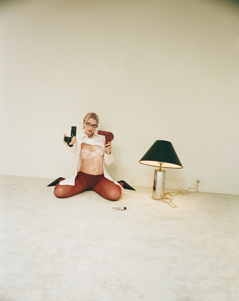 MienneMuses_Julia_Uncropped_2 1