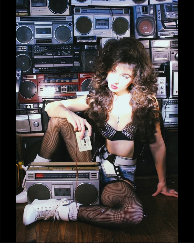 The young 80s lovers 16