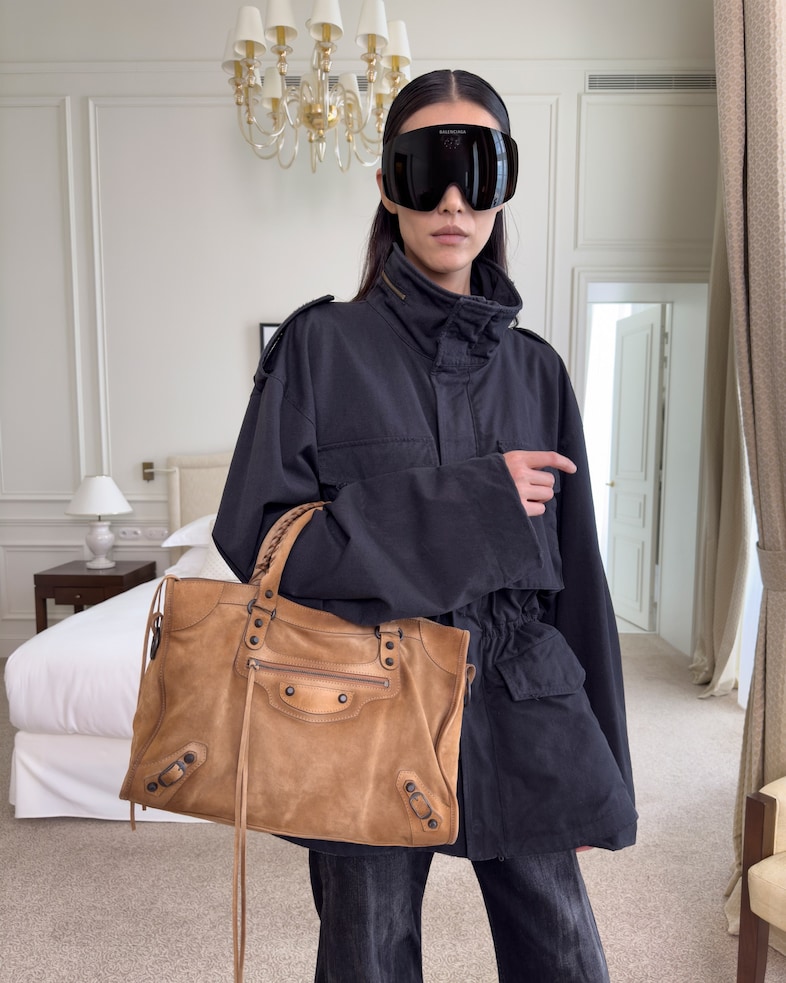 Balenciaga AW25 camapign 32