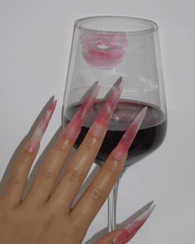  Angel My Linh, nail artist 15