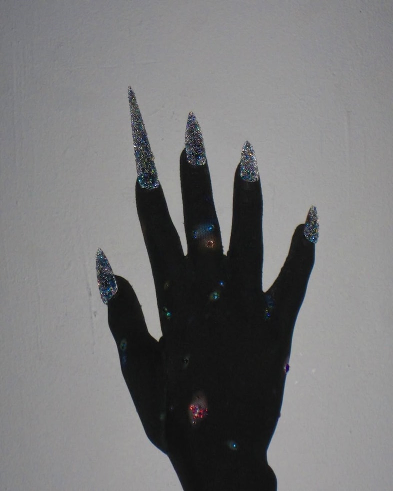  Angel My Linh, nail artist 11