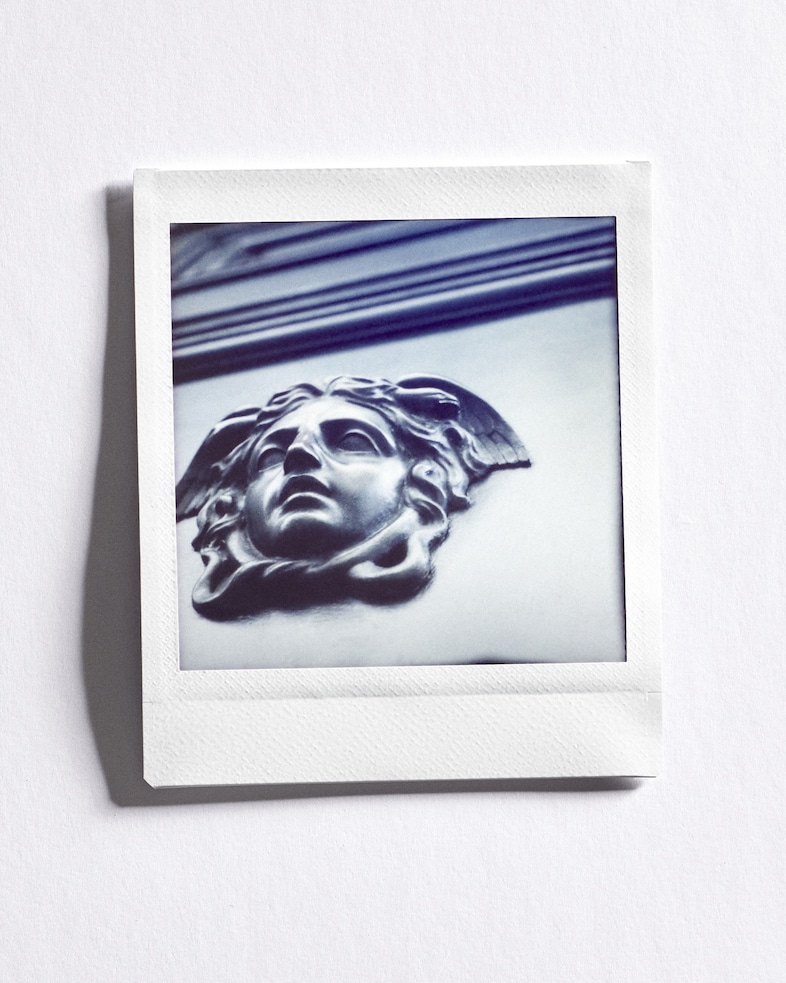 VERSACE_Embodied_Medusa_Camille_Vivier__1080x1350_