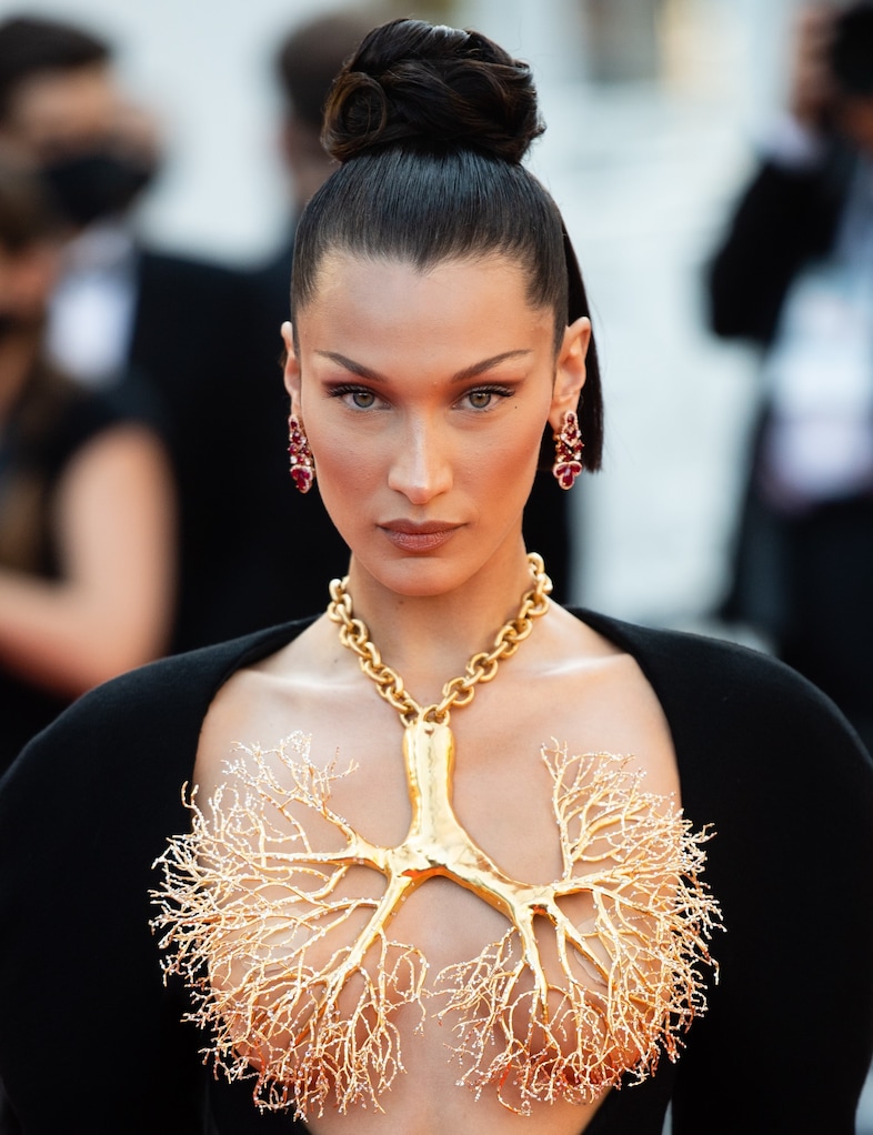 The beauty evolution of Bella Hadid 13