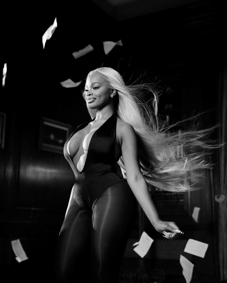 PinkPantheress JT Noises music video behind the scenes 1