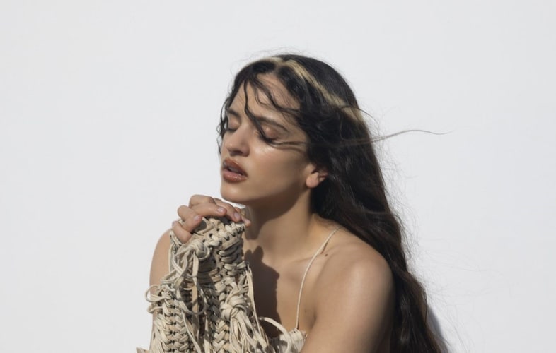 Bleach play: How halo rings and ghost roots are taking over hair trends