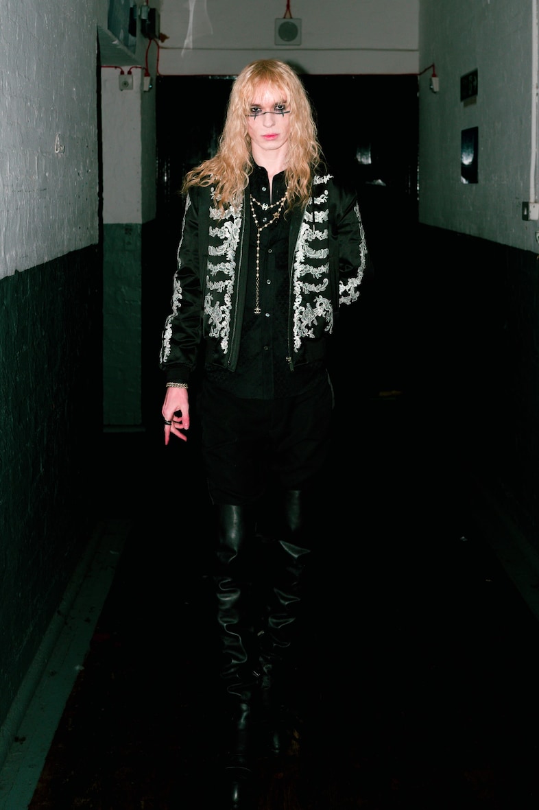 2hollis London street style