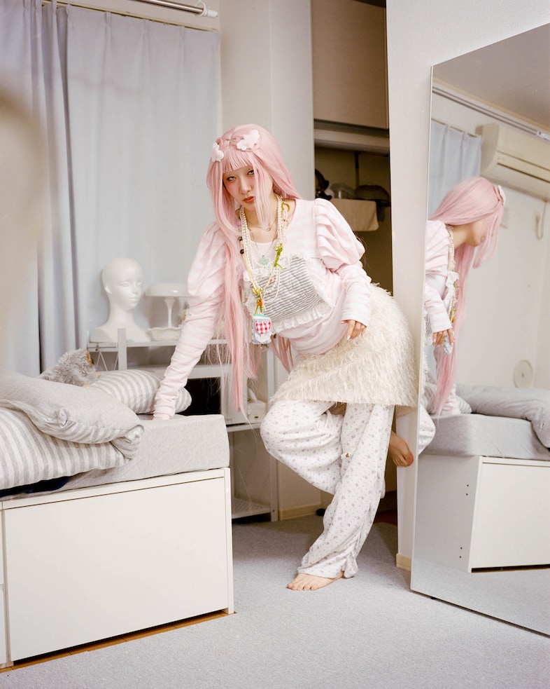 Alexandra Waespi, Interior worlds of Tokyo&#39;s creative gyaru 8