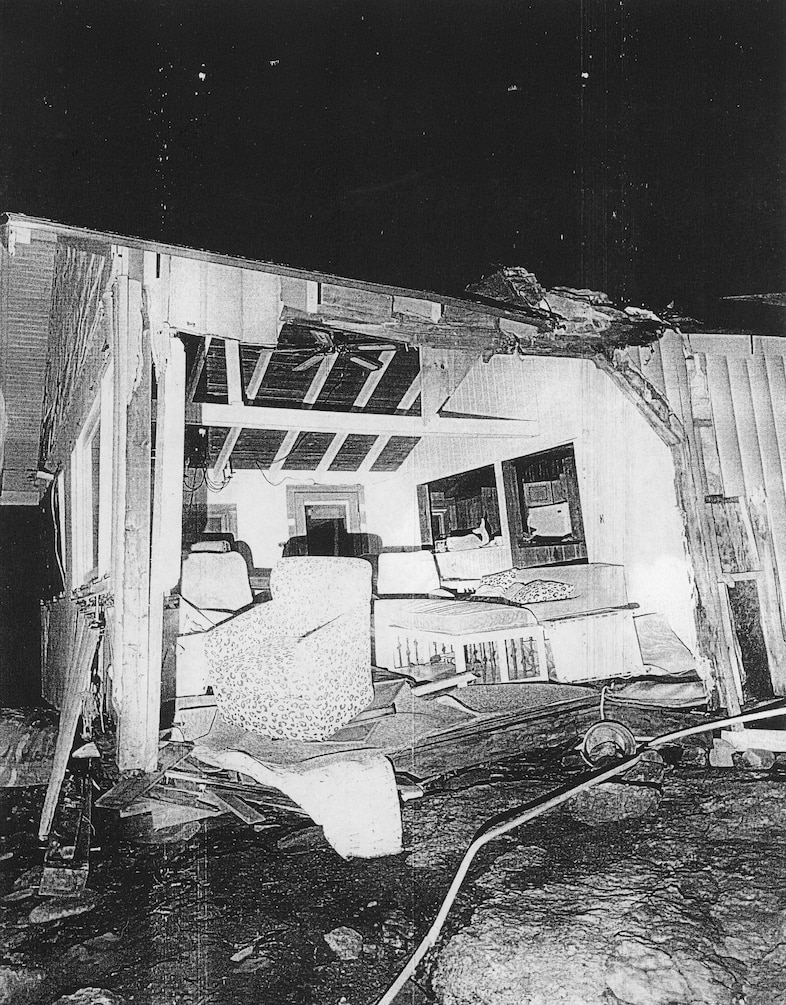 Pia Paulina Guilmoth and Jesse Bull Saffire, Fishworm 1