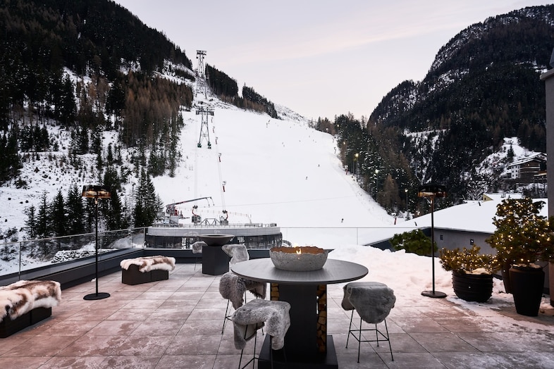 Roof Terrace (Courtesy of Stathis Bouzoukas _©️ El