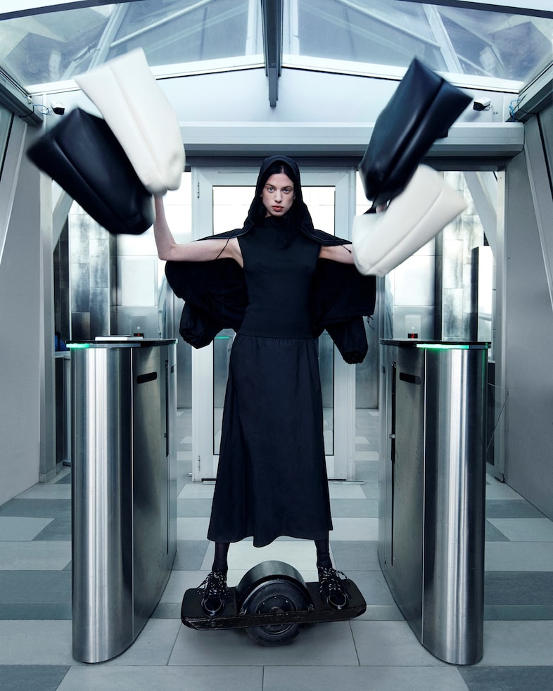 SS26_26.01_Sightseeing_Campaign_Feed_7 1