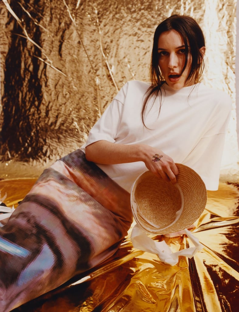 DC291_COV5_M5_Oklou_Lengua_IsabelleSayer_06 1