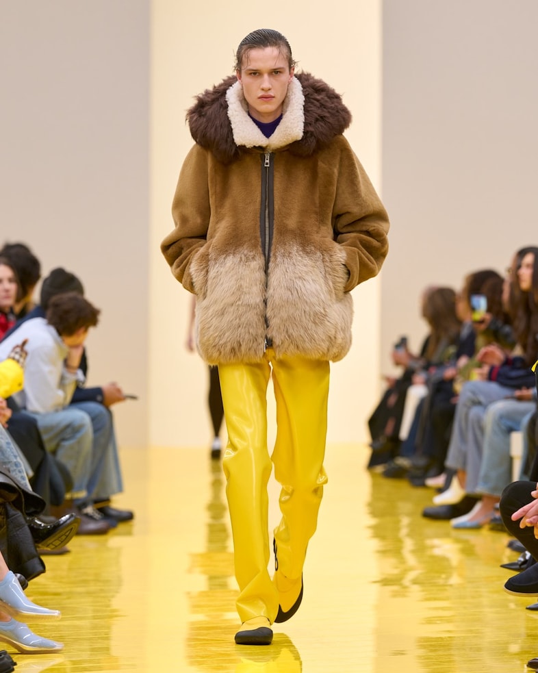 Loewe AW26 4