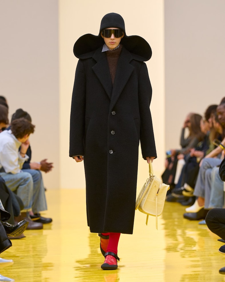 Loewe AW26 25