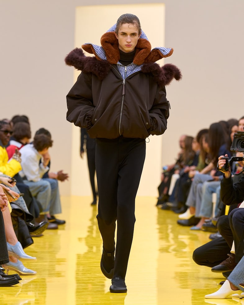 Loewe AW26 26